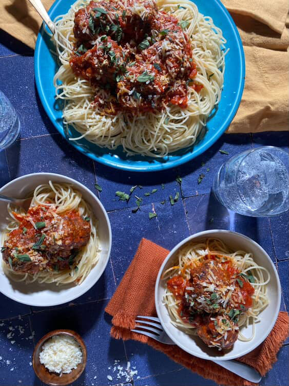 COSITA x surfacehaus Vinyl-Hintergrund – Wiese 